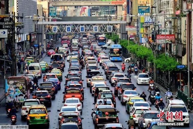 注意！這么開車不僅要錢，還要命！